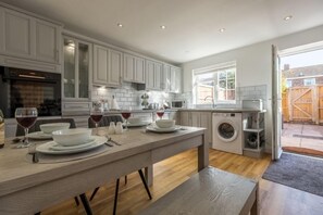 Eden Cottage, Wells-next-the-Sea: The dining kitchen is spacious and well-equipped