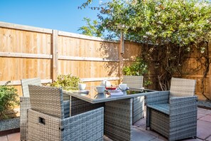 Eden Cottage, Wells-next-the-Sea: Time for a coffee while you plan your day