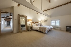 The Hayloft, Felbrigg: Master bedroom with super-king bed