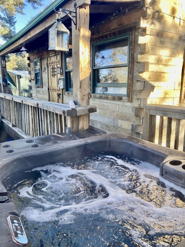 Bañera de hidromasaje al aire libre