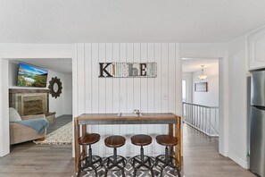 Additional in Kitchen Dining