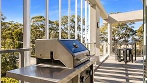 Latitude south coast - huskisson accommodation balcony barbeque 