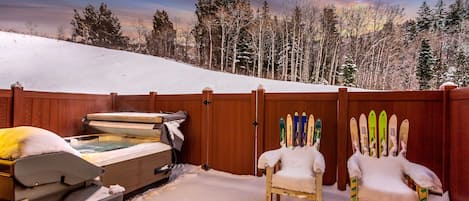 Hot Tub Vibes! Powder Paradise! 