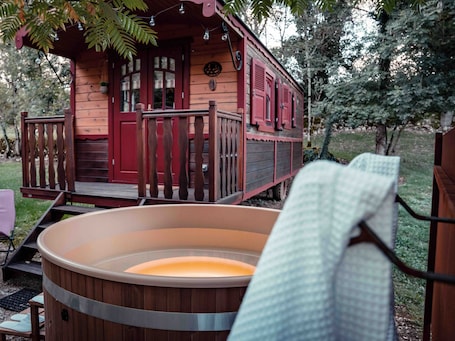 Bain à remous extérieur