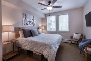 Ceiling Fan,Bedroom,Indoors,Room,Bed