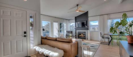 Entry area and upstairs living room.