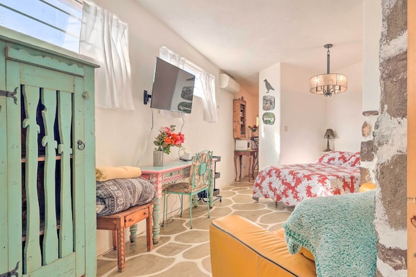 Santa Cruz Vacation Rental | Studio | 1BA | Step-Free Access | 450 Sq Ft