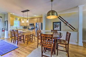 Dining Area | 2-Story Condo | Central, Convenient Location