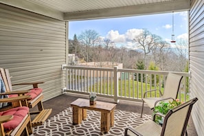 Covered Balcony | Family Friendly | 1 Mi to Beech Mountain Ski Resort