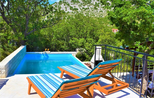 pool