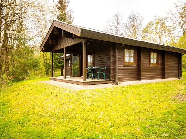 Plante, Bâtiment, Propriété, Ciel, Environnement Naturel, Arbre, Bois, Ombre, Lot Terre, Paysage Naturel