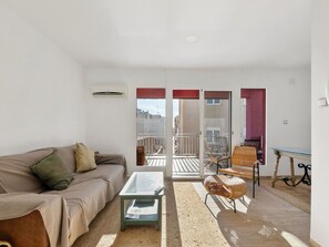 Furniture, Couch, Property, Comfort, Wood, Table, Interior Design, Living Room, Floor, Flooring