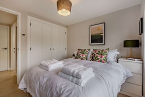Steeple View Bedroom 3 - StayCotswold
