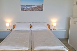 Schlafbereich mit Doppelbett