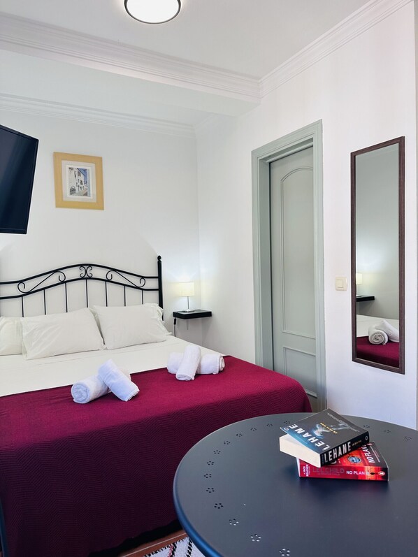 Quality double bed and soft towels 