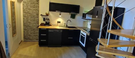 Fully equipped kitchen