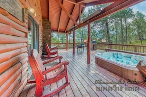 Great outdoor area! Hot tub, grill and outdoor fireplace!