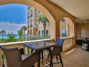 Balcony Dining