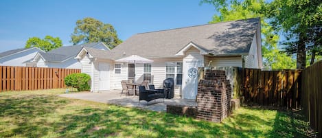 Exterior - Back / Patio Area