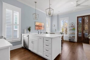 Large fully equipped kitchen!