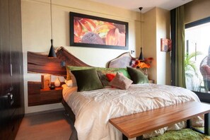 Comfy bedroom - king size bed