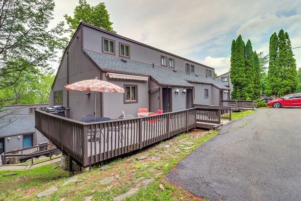 Tannersville Vacation Rental | 3BR | 2BA | 1,350 Sq Ft | Step-Free Access