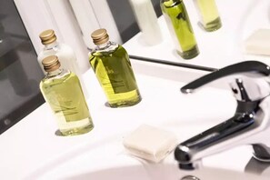 Bathroom amenities