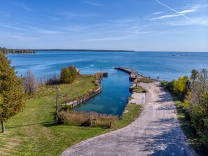 Free boat mooring at private pier