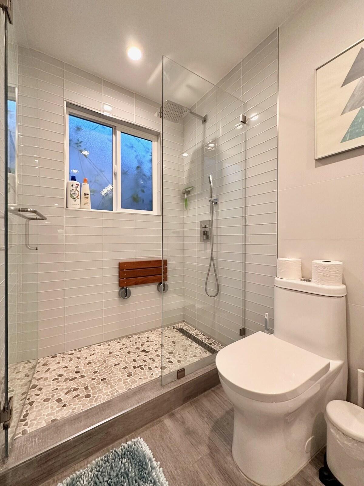Centrally located Modern 3B/2B in Redwood City