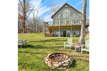 Back of house. 11050 Rock Point
