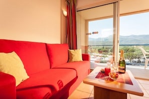 Find peace and relaxation with your close friends and family in this lovely space.