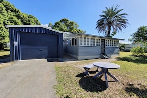 Cottage facade