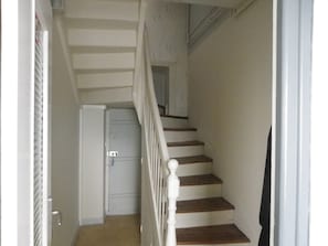 l'escalier vous emmène vers les trois chambres