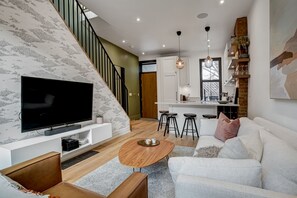 An airy floor plan with 10 foot ceilings