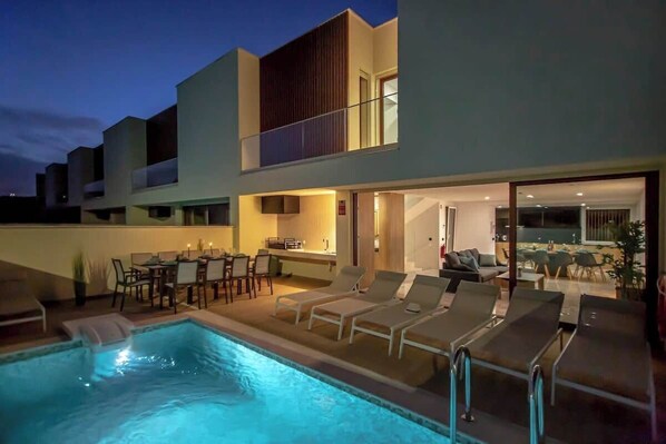 Private swimming pool
Optional Heated Swimming Pool