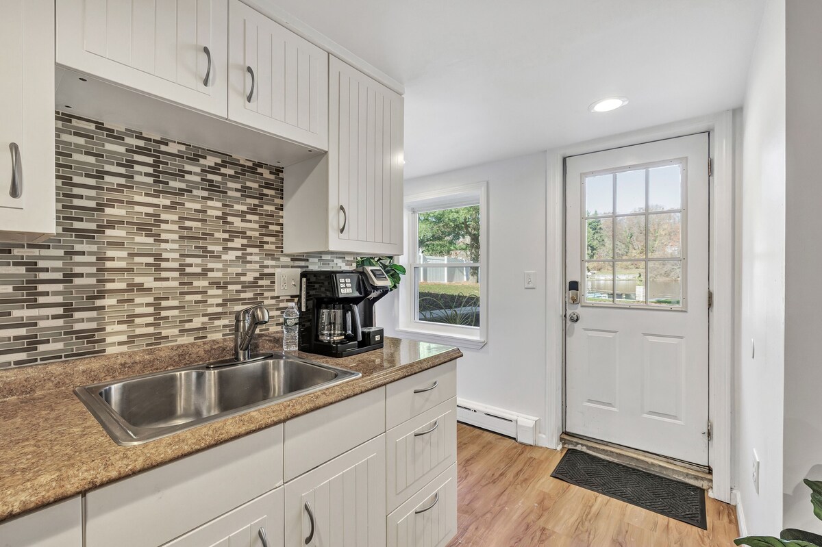 ⭐️Warm & Cozy  Studio Suite in FFLD COUNTY