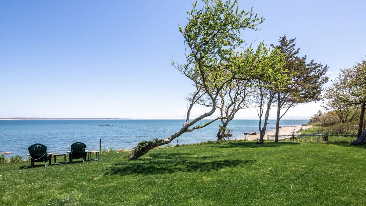 Water Front East Hampton Home- Expansive bay views