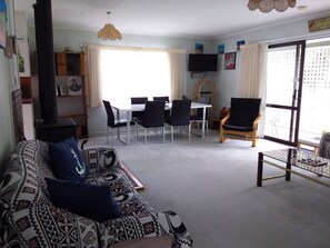 Dining/Lounge
