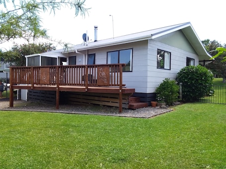 Back deck/Yard