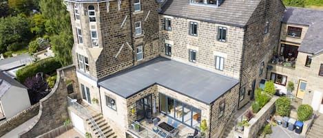 Jackson Tor House, 3 Holiday Lets with
Top - Birds Nest, Middle - Swallow View