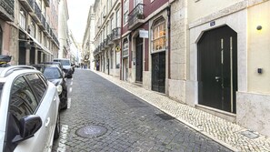 Live like a local in this traditional building.
#tradition #culture #portugal #pt #lisbon