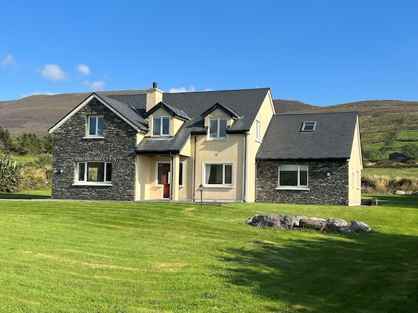 Valentia View Holiday Home, Coastal Holiday Accommodation Available near Caherciveen, County Kerry| Trident Holiday Homes | Read More and Book Online Today