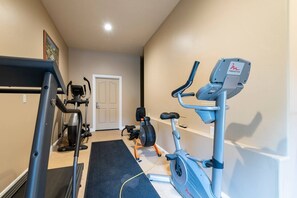 Take advantage of the exercise equipment in the Lakeside Village Community gym.