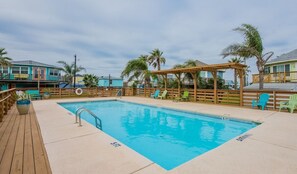 Community pool