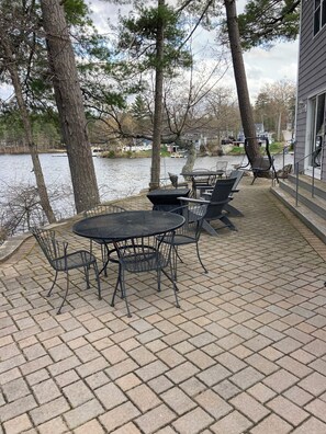 Front patio right on the lake!