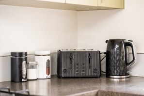 Toaster Jug Coffee Tea Sugar