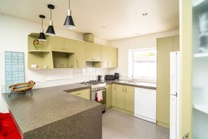 Kitchen Dishwasher Fridge Oven
