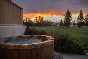 Stunning sunsets from the hot tub