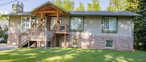 Cross Creek Cabin, just across the street from Rock Creek and Rotary Park