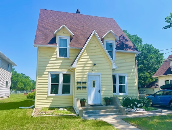 The Yellow House!